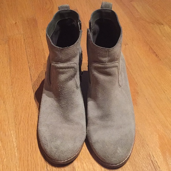 Dolce Vita Shoes - Dolce Vita booties 8.5 in good used condition. Dolce Vita Shoes - Dolce Vita booties 8.5 in good used condition.